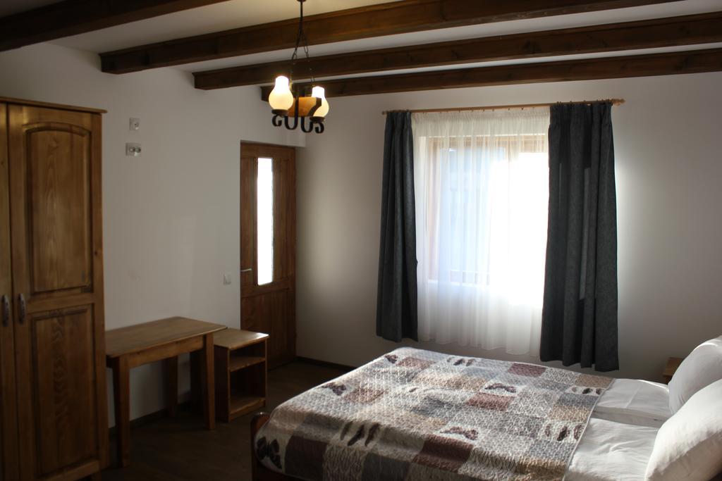 Hotel Cerdacul Cu Stuf Sfântu Gheorghe Exterior foto